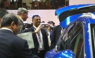 抓吃瓜群众抓拍图片搞笑,抓拍那些搞笑吃瓜瞬间