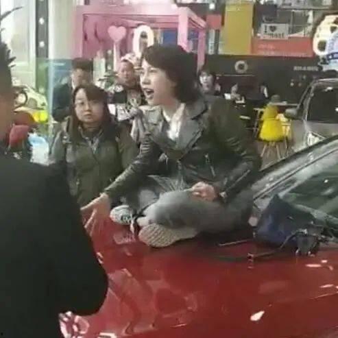 梅赛德斯奔驰吃瓜群众,吃瓜群众眼中的豪华车传奇