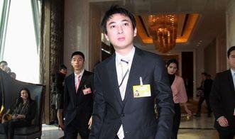 吃瓜群众纷纷上场视频,揭秘“纷纷上场”视频背后的热潮