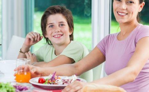 全家幸福吃瓜群众,吃瓜群众见证的幸福瞬间